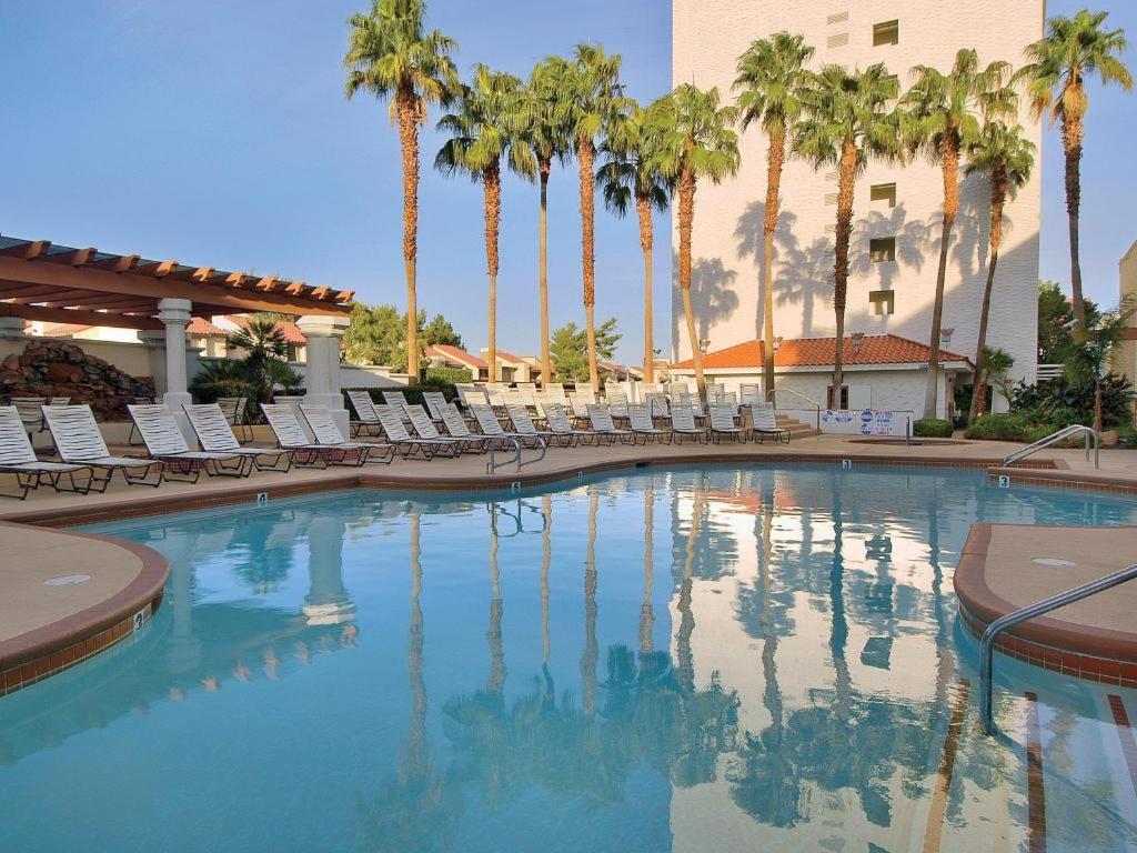 Gold Coast Hotel And Casino Las Vegas Exterior photo