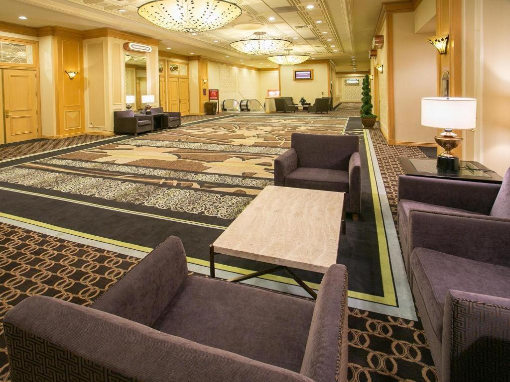 Gold Coast Hotel And Casino Las Vegas Exterior photo