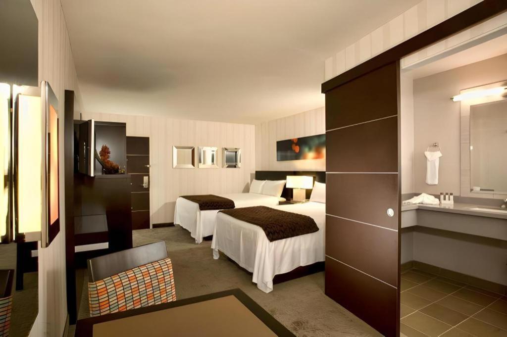 Gold Coast Hotel And Casino Las Vegas Exterior photo