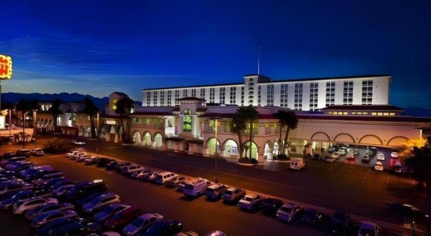 Gold Coast Hotel And Casino Las Vegas Exterior photo